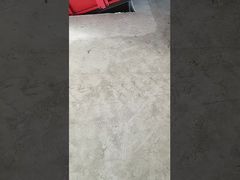 Linia produkcyjna kruszarki wodorostów, po rozdrobnieniu trafia do sita bębnowego w celu usunięcia małych kamieni