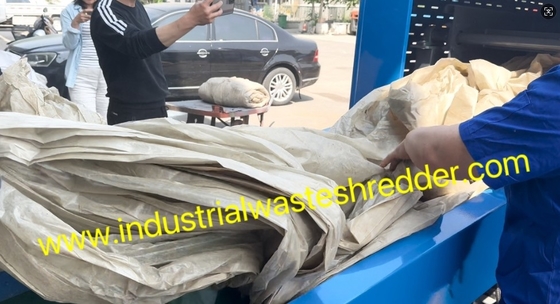 Dobra cena. Plastikowy kręgacz folii rolniczej VFD System rozładowywania dmuchawy silnikowej,HDPE OPP Sprzęt do zmniejszania rozmiaru folii Pojemność ponad 500 kg na godzinę, maszyna do kruszenia folii aluminiowej PP w Internecie