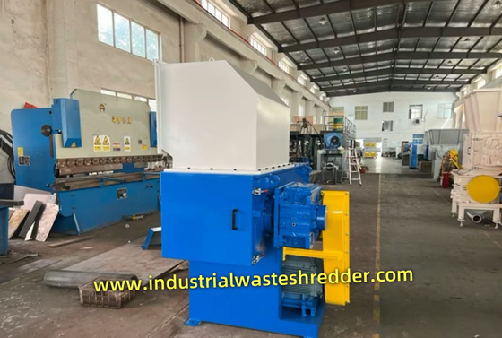 Dobra cena. XR600 22KW HDPE Wstrzyknięcie Formowanie Szczątki Shredder w Internecie